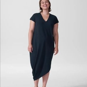 EUC navy v-neck Geneva dress